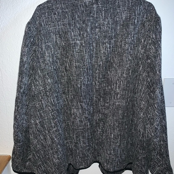 BloomChic Black and White Tweed Blazer - Picture 3 of 5